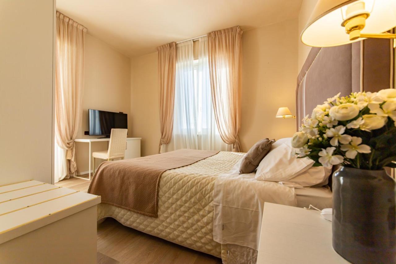 Hotel Rosa Dei Venti Lerici Esterno foto