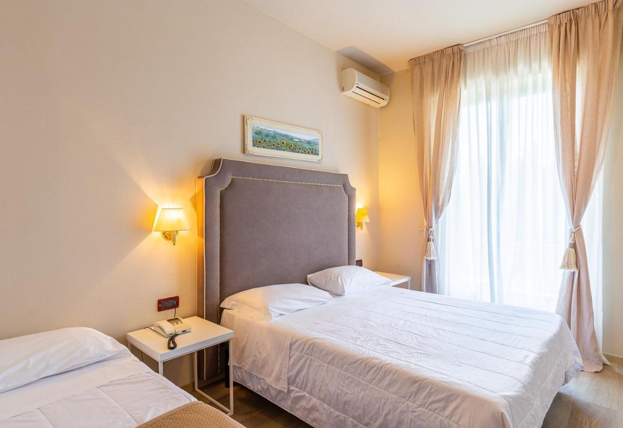 Hotel Rosa Dei Venti Lerici Esterno foto