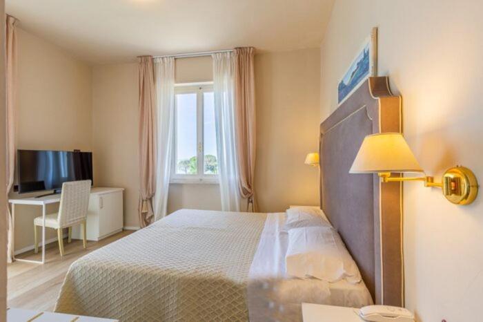 Hotel Rosa Dei Venti Lerici Esterno foto